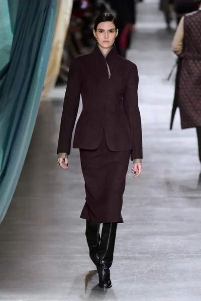 Look 34